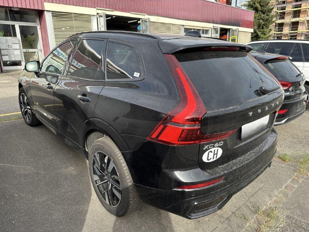 VOLVO XC60 BENZIN Hybrid Modell 2022.5 - XC60 T6 eAWD PluginHybrid Plus Dark Geartronic 2.0, 253 HP
