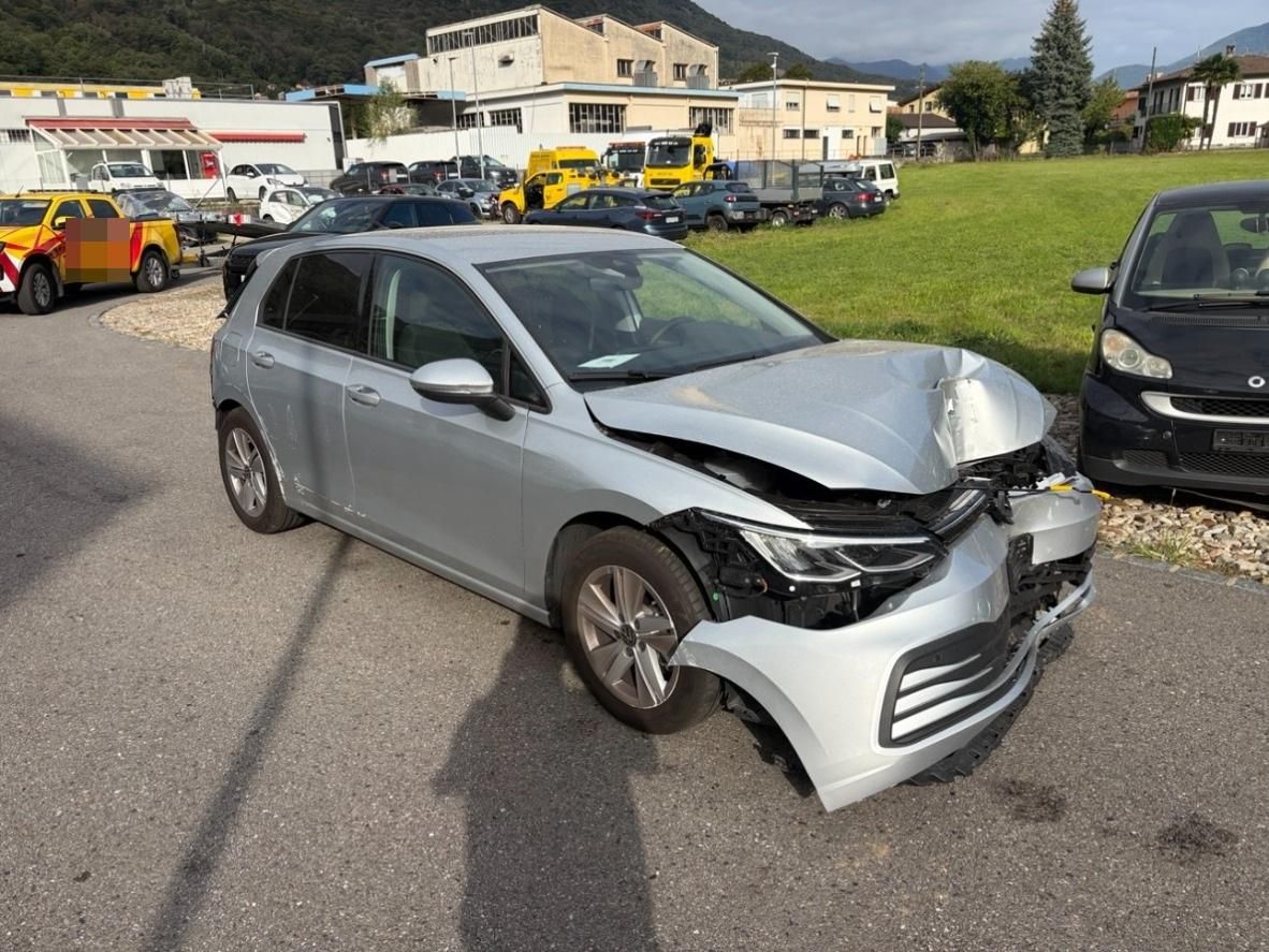 VW Golf 1.0 TSI Life, 110 HP