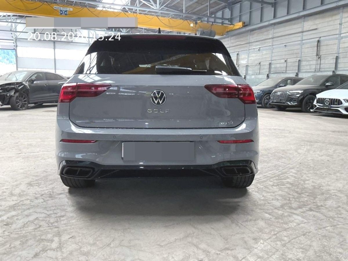 VW Golf  1.5 eTSI mHEV R-Line, 150 HP