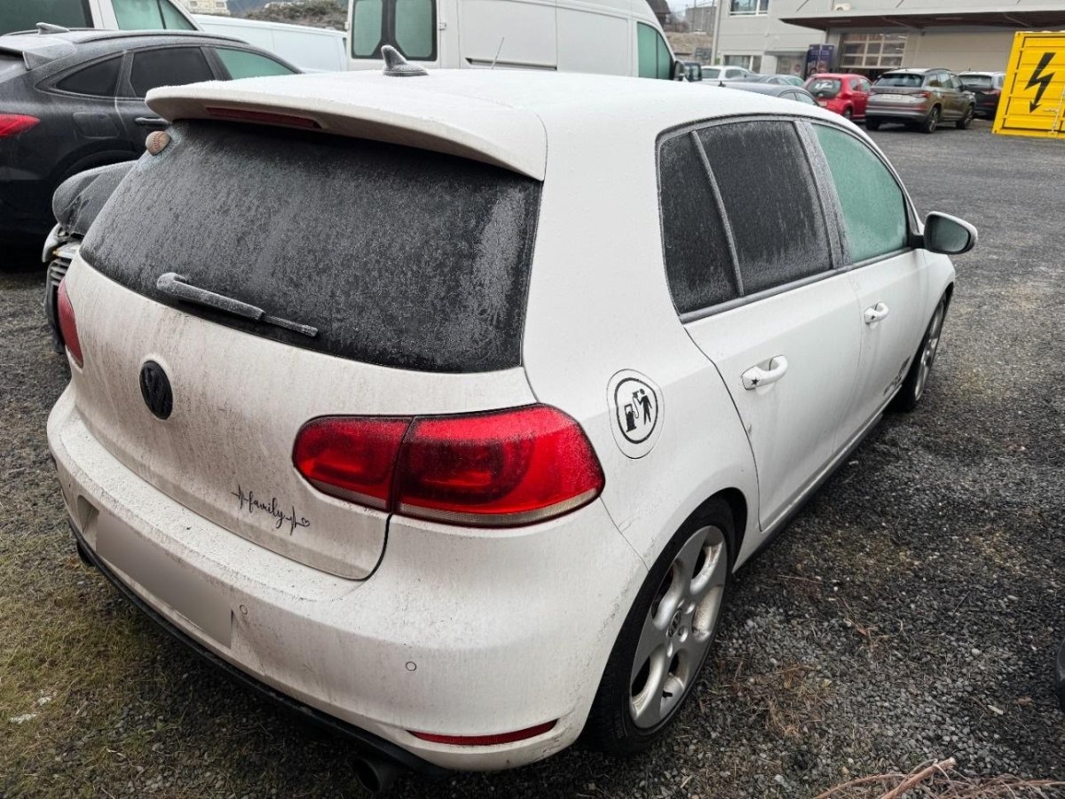 VW Golf 2.0 TSI GTI, 211 HP