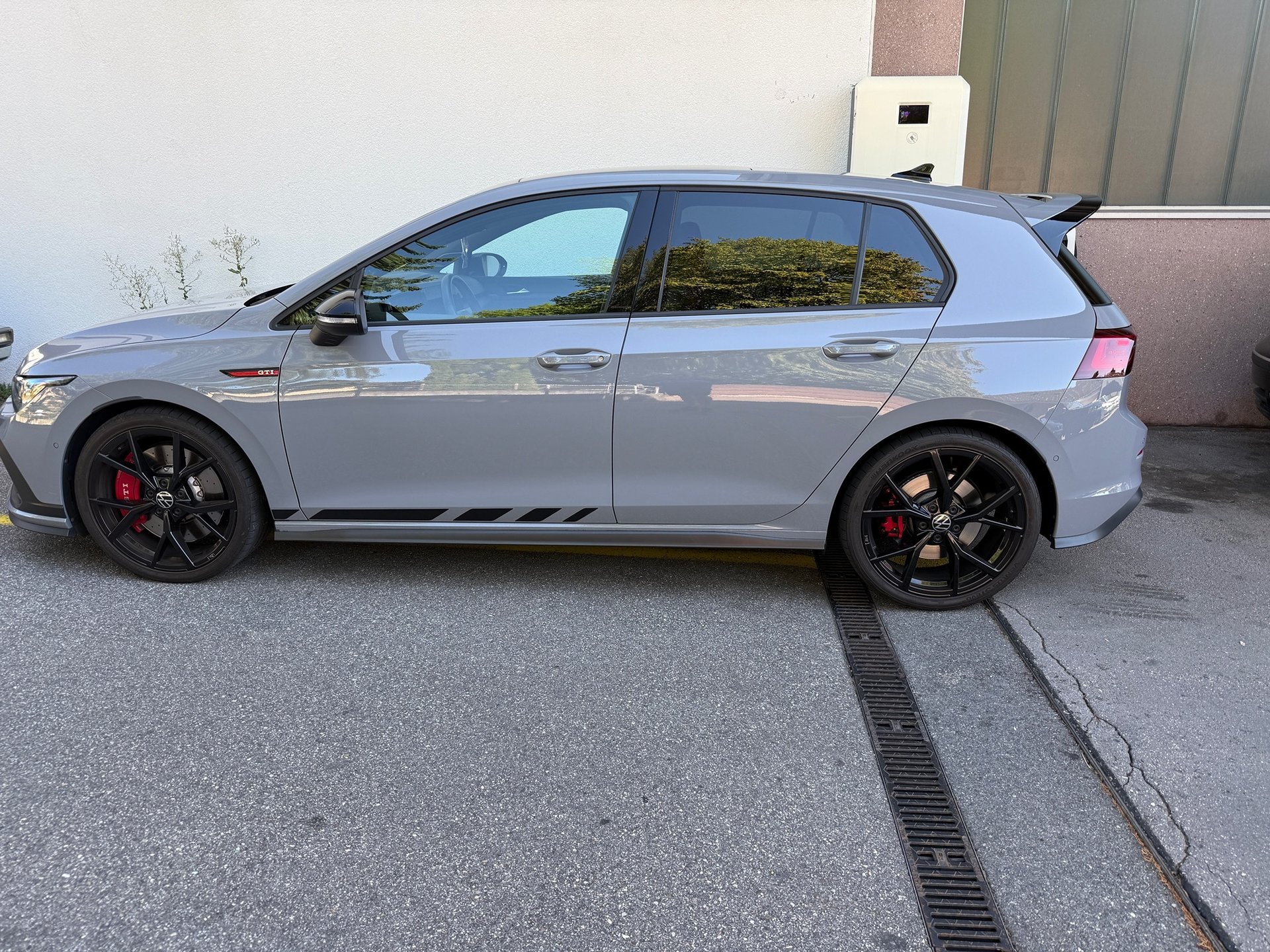 VW Golf 2.0 TSI GTI Clubsport DSG mit Akrapovic/Leder/Sitzlüftung