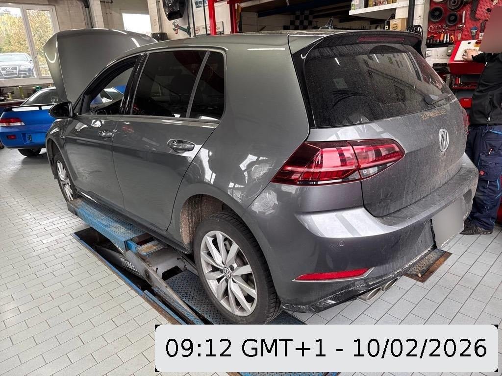 VW Golf 2.0 TSI R 4Motion, 301 HP