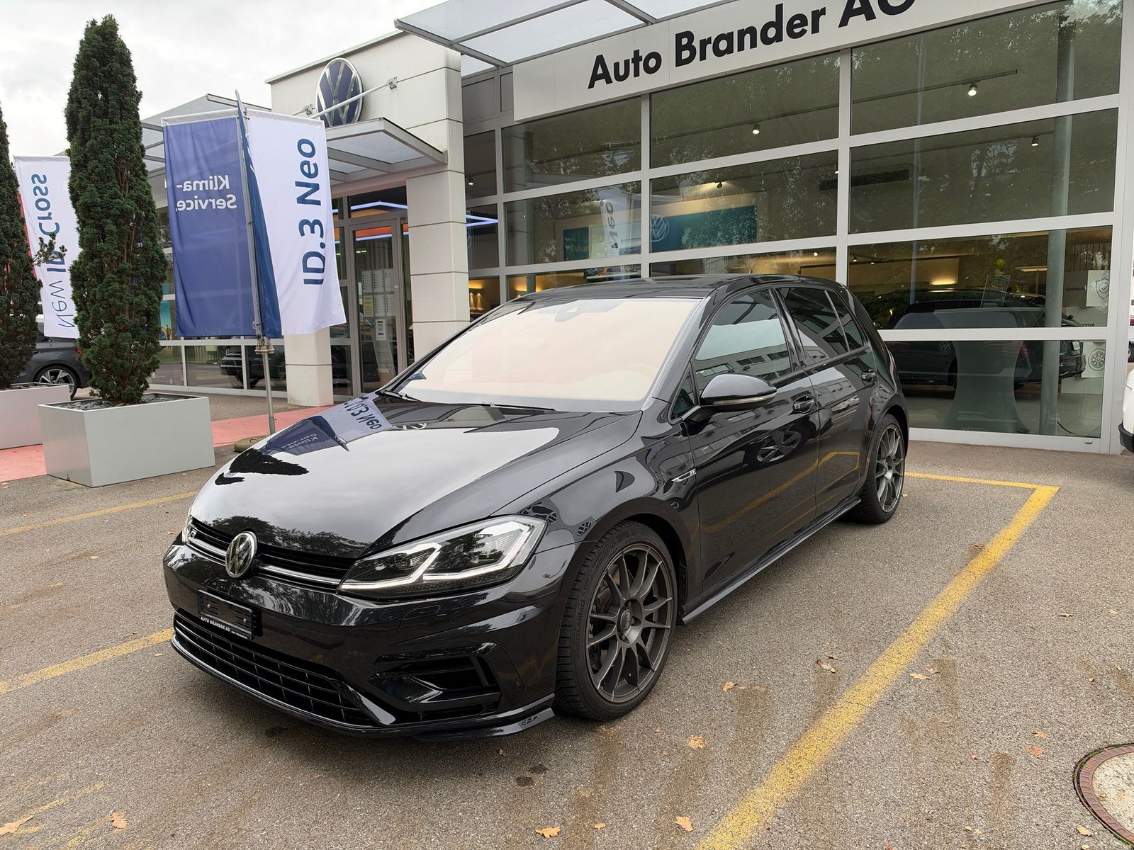 VW  Golf R 2.0TSI 300PS DSG 4M