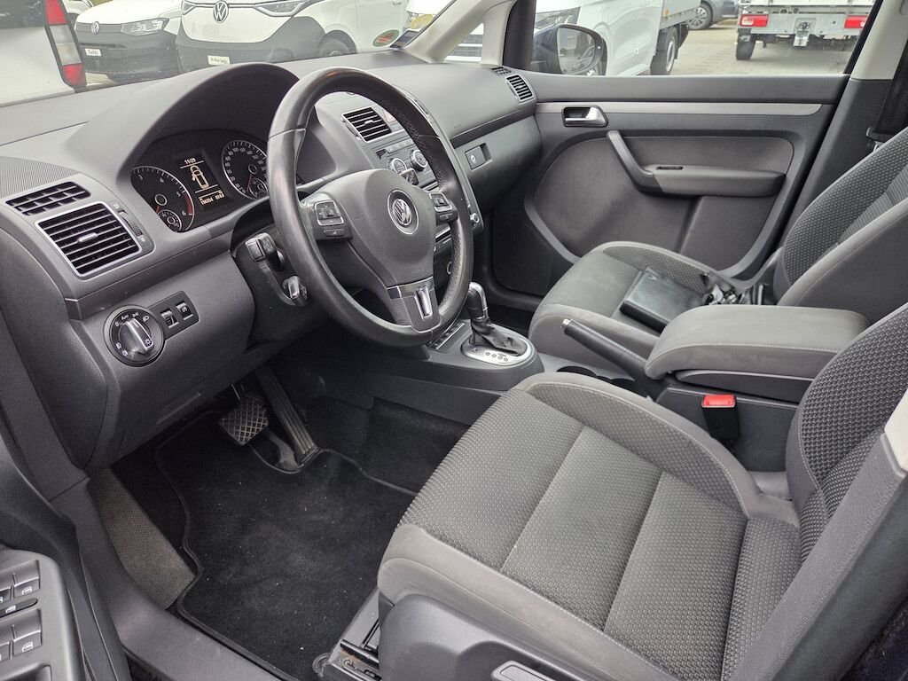 VWTouran 1.6DBMT 7P