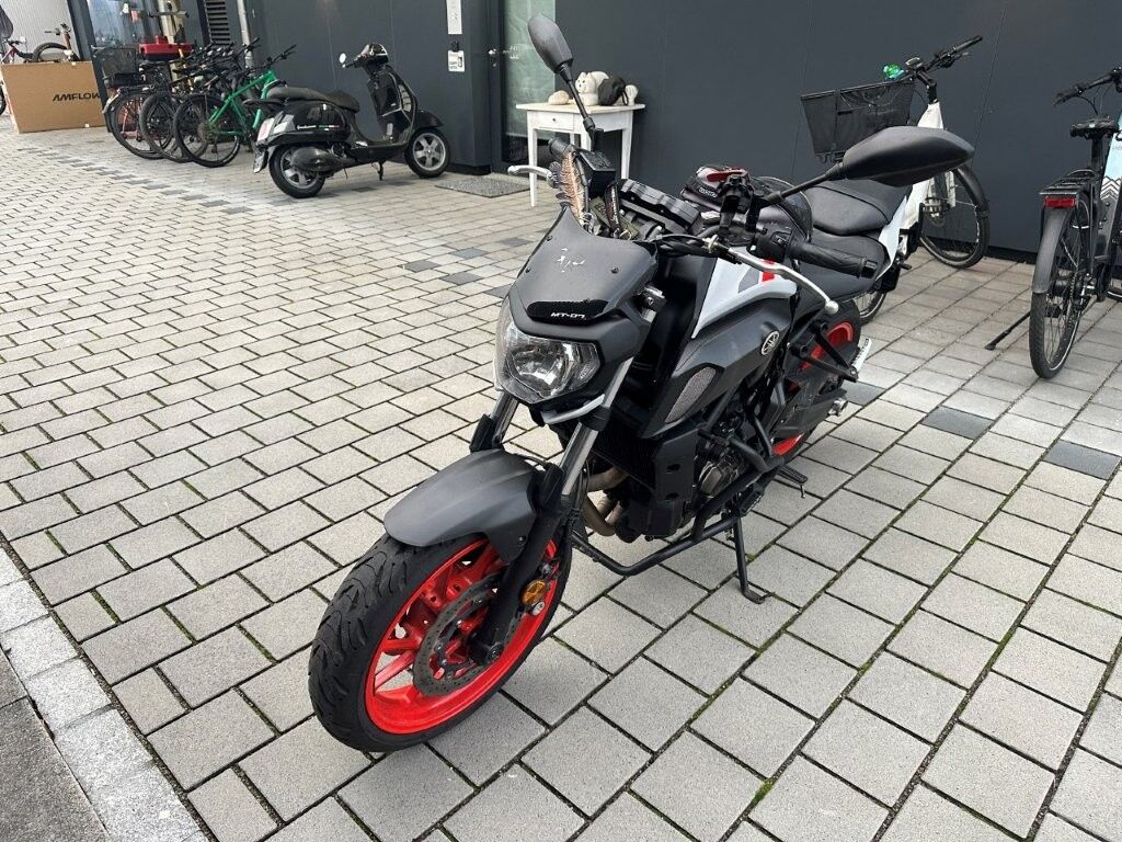 Yamaha MT -07 (2014->)