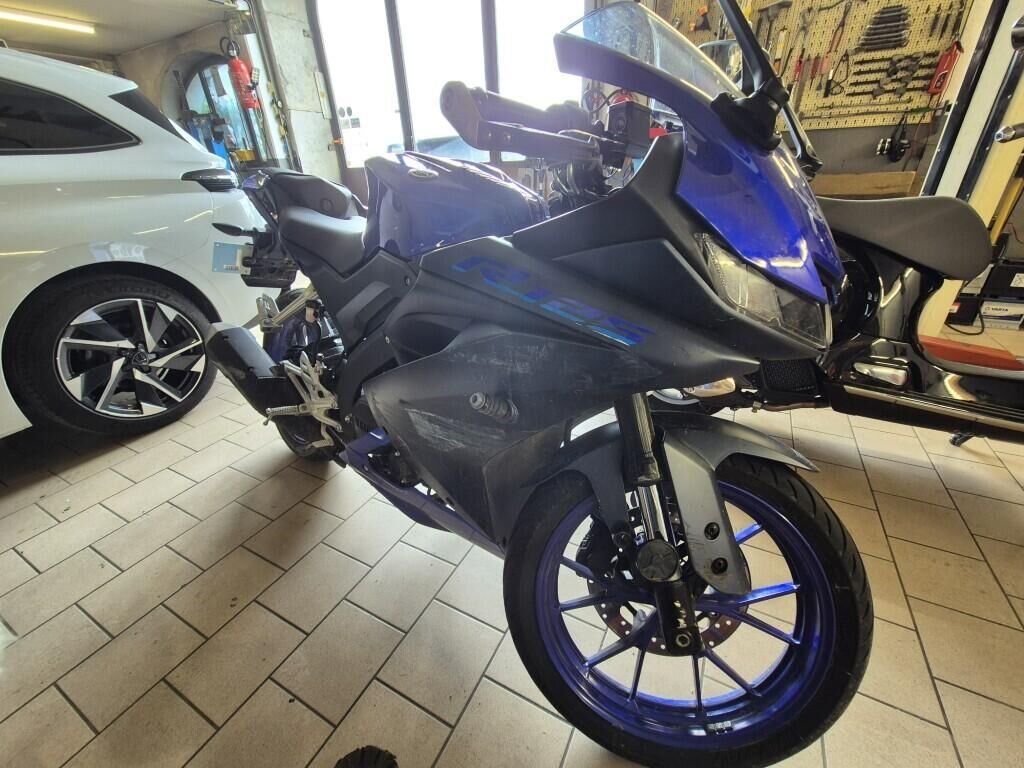 YAMAHA R 125