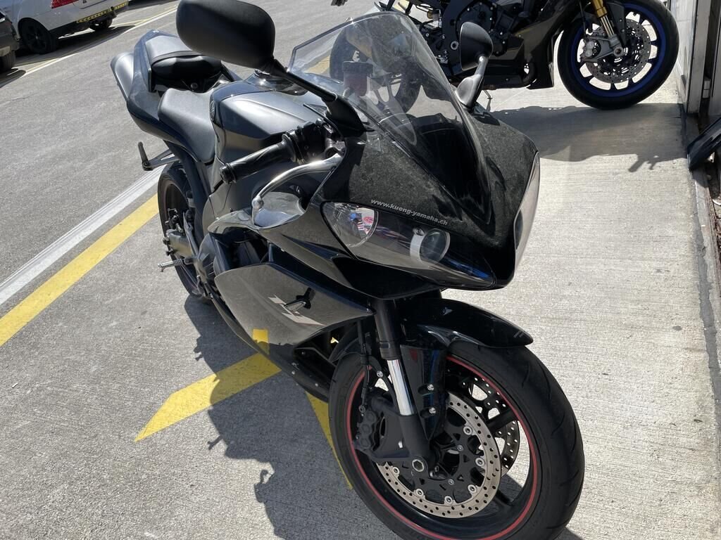 YAMAHA YZF-R1