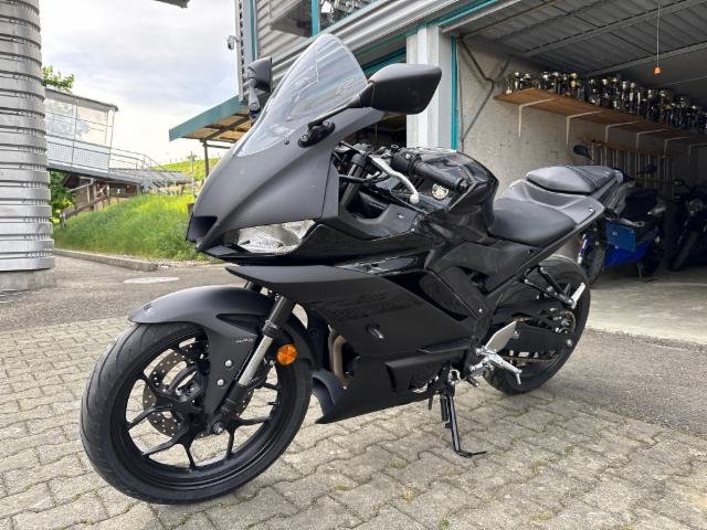Yamaha YZF-R3 ABS