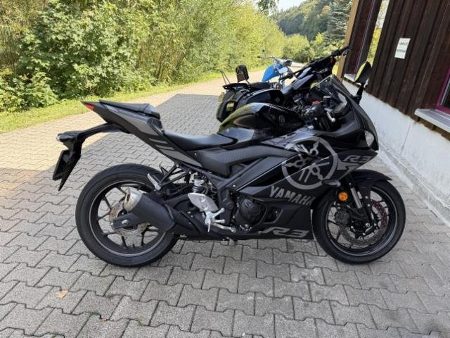 Yamaha YZF-R3 ABS A