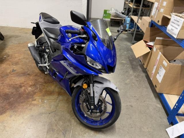 Yamaha YZF-R3 ABS R1