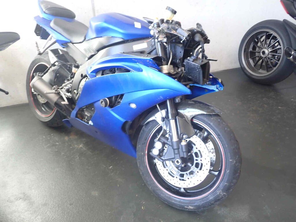 YAMAHA YZF-R6
