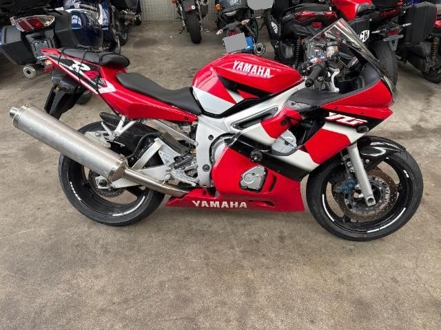Yamaha YZF-R6 .
