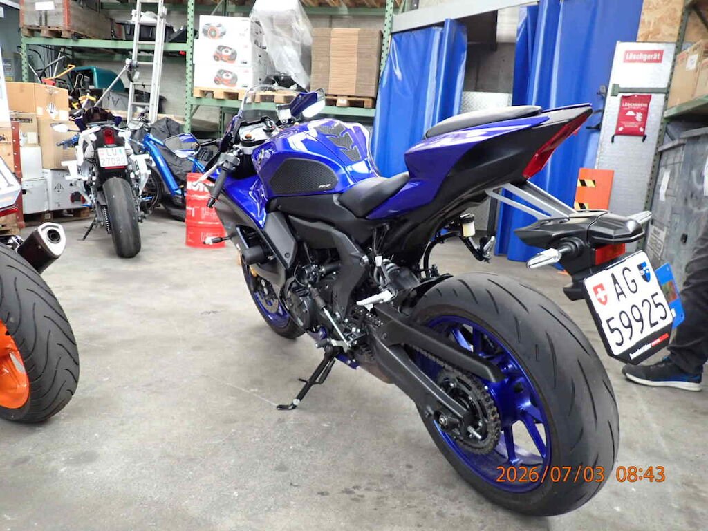 YAMAHA YZF-R7